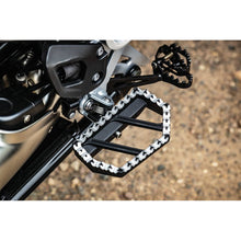 Load image into Gallery viewer, Kuryakyn Splined Peg Adapter Bmw Blk | 8907

