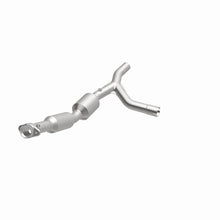 Load image into Gallery viewer, Magnaflow 2007 Ford E-150 4.6L Direct Fit Converter
