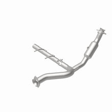 Load image into Gallery viewer, Magnaflow Conv DF 2007-2008 Ford Expedition/Navigator V8-5.4L
