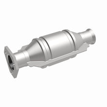 Load image into Gallery viewer, MagnaFlow Exhaust Products Catalytic Converter MagnaFlow Exhaust Products Magnaflow Standard Grade Direct-Fit Catalytic Converter 22916
