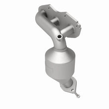 Load image into Gallery viewer, MagnaFlow Converter Direct Fit 07-15 Toyota Sienna 3.5L
