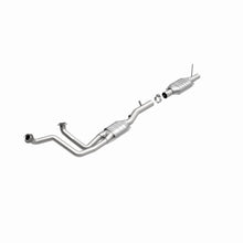 Load image into Gallery viewer, MagnaFlow Conv DF 96 Ford F-150 4.9L I-6
