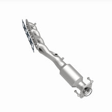 Load image into Gallery viewer, Magnaflow 05-06 Nissan Titan 5.6L Direct Fit Converter
