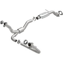 Load image into Gallery viewer, MagnaFlow Conv DF 00-05 Blazer 4WD 4.3L

