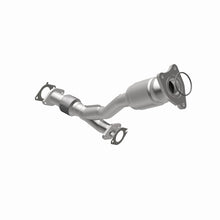 Load image into Gallery viewer, Magnaflow 05-06 Chevrolet Malibu 3.5L Direct Fit Converter
