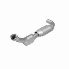 Load image into Gallery viewer, MagnaFlow Conv DF 00-01 Ford F-150 4.6L 2wd
