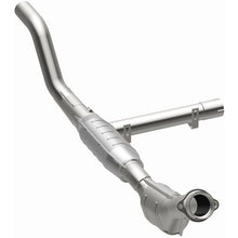 Load image into Gallery viewer, MagnaFlow Conv DF 97-98 Ford F-150 Pickup 4.2L P/S 4WD
