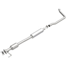 Load image into Gallery viewer, MagnaFlow California Catalytic Converter Direct Fit 07-09 Suzuki SX4 2.0L
