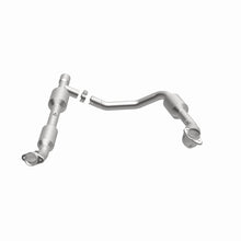 Load image into Gallery viewer, Magnaflow 05-08 Ford E-350 Super Duty 5.4L Direct Fit Converter
