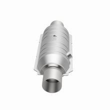 Load image into Gallery viewer, Magnaflow Conv Univ 2.50 HM Angled O2
