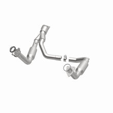 Load image into Gallery viewer, MagnaFlow Conv Direct Fit 07-09 Chevy Trailblazer SS 6.0L V8
