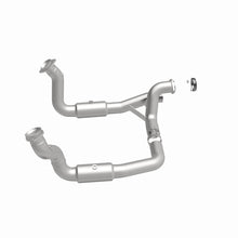 Load image into Gallery viewer, Magnaflow 11-17 Ford F-250 Super Duty 6.2L Direct Fit Converter
