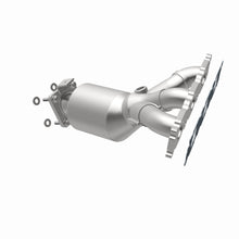 Load image into Gallery viewer, MagnaFlow Exhaust Products Catalytic Converter with Integrated Exhaust Manifold MagnaFlow Exhaust Products Catalytic Converter with Integrated Exhaust Manifold 22-174
