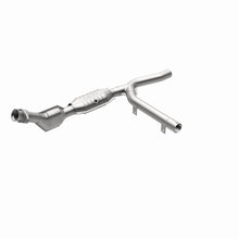 Load image into Gallery viewer, MagnaFlow Conv DF 01-04 Ford F-150 4.2L 2wd
