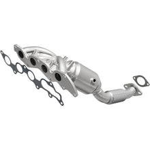 Load image into Gallery viewer, Magnaflow 09-10 Ford Focus 2.0L Direct Fit Converter
