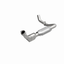 Load image into Gallery viewer, MagnaFlow Conv DF 99-02 Expedition 5.4L 4wd

