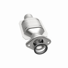 Load image into Gallery viewer, MagnaFlow Conv DF 01-03 Highlander underbody | 93268
