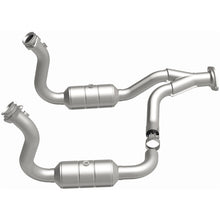 Load image into Gallery viewer, Magnaflow 08-10 Ford F-350 Super Duty 6.8L Direct Fit Converter
