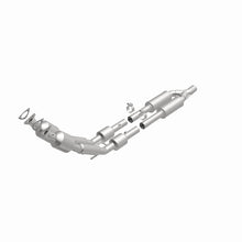 Load image into Gallery viewer, Magnaflow 06-08 Volkswagen Passat 3.6L Direct Fit Converter
