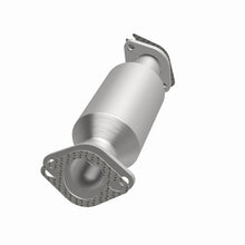 Load image into Gallery viewer, Magnaflow 10-13 Hyundai Santa Fe 2.4L Direct Fit Converter
