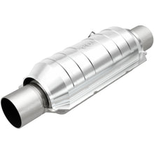 Load image into Gallery viewer, Magnaflow Conv Univ 2.50 HM Angled O2
