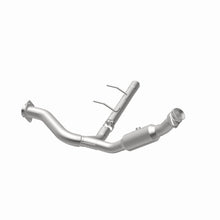 Load image into Gallery viewer, Magnaflow Conv DF 2007-2008 Ford Expedition/Navigator V8-5.4L

