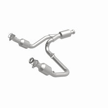 Load image into Gallery viewer, Magnaflow 14-15 Chevrolet Silverado 1500 5.3L Direct-Fit Catalytic Converter
