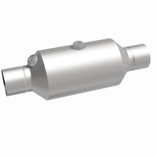 Load image into Gallery viewer, Magnaflow 2.25 w/dual O2 5in. Spun Universal Converter
