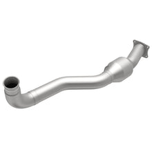 Load image into Gallery viewer, MagnaFlow Conv. DF 01-05 GM Silv/Sierra 6.6L
