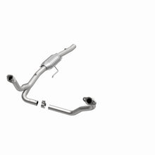 Load image into Gallery viewer, MagnaFlow Conv DF 00-03 Dakota 4.7L 2WD
