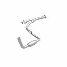 Load image into Gallery viewer, Magnaflow 2004 Jeep Liberty 3.7L Direct Fit Converter
