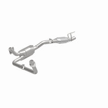 Load image into Gallery viewer, Magnaflow 92-95 Ford E-150 5.0L Direct Fit Converter
