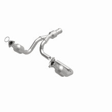 Load image into Gallery viewer, Magnaflow 15-16 Cadillac Escalade 6.2L Direct Fit Converter
