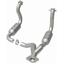 Load image into Gallery viewer, Magnaflow 08-10 Ford F-350 Super Duty 6.8L Direct Fit Converter
