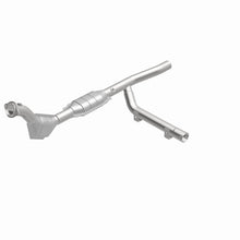Load image into Gallery viewer, MagnaFlow Conv DF 97-98 Ford Expedition 4.6 | 93130

