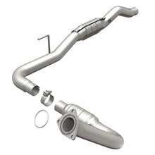 Load image into Gallery viewer, MagnaFlow Conv DF GM 01-02 2500 Driver Side 6L

