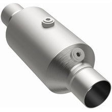 Load image into Gallery viewer, Magnaflow 2.50 w/dual O2 5in. Spun Universal Converter
