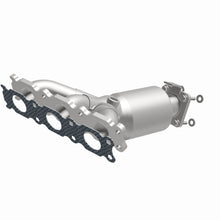 Load image into Gallery viewer, MagnaFlow Exhaust Products Catalytic Converter with Integrated Exhaust Manifold MagnaFlow Exhaust Products Catalytic Converter with Integrated Exhaust Manifold 22-174
