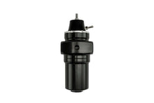 Load image into Gallery viewer, Turbosmart FPRF8 Fuel Pressure Regulator and Filter - Black | TS-0404-1532
