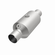 Load image into Gallery viewer, Magnaflow 2.50 w/dual O2 5in. Spun Universal Converter
