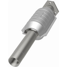 Load image into Gallery viewer, MagnaFlow Exhaust Products Catalytic Converter MagnaFlow Exhaust Products Magnaflow Standard Grade Direct-Fit Catalytic Converter 22917
