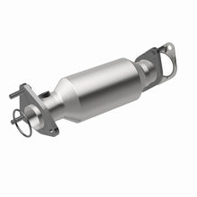 Load image into Gallery viewer, Magnaflow Catalytic Converter Direct Fit Magnaflow 05-06 Nissan Pathfinder 4.0L Direct Fit Converter
