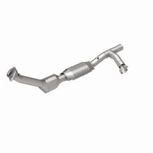 Load image into Gallery viewer, MagnaFlow Conv DF 99-02 Expedition 5.4L 4wd
