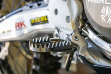 Load image into Gallery viewer, Pro Taper 17-22 KTM/GasGas/Husky Titanium Footpegs ProTaper
