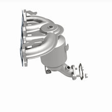 Load image into Gallery viewer, Magnaflow 13-17 Hyundai Santa Fe Sport 2.4L Direct Fit Cat Converter
