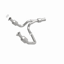 Load image into Gallery viewer, Magnaflow 15-16 Cadillac Escalade 6.2L Direct Fit Converter
