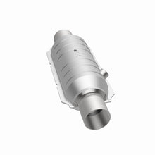 Load image into Gallery viewer, Magnaflow Conv Univ 2.50 HM Angled O2
