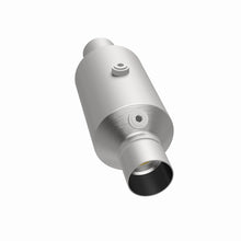 Load image into Gallery viewer, Magnaflow 2.00 w/dual O2 5in. Spun Universal Converter
