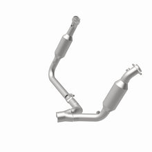 Load image into Gallery viewer, Magnaflow 2006 Dodge Ram 1500 5.7L Direct Fit Converter
