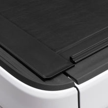 Load image into Gallery viewer, Rugged Ridge Armis Retractable Locking Bed Cover w/o Trail Rails 20-21 Jeep Gladiator JT Rugged Ridge
